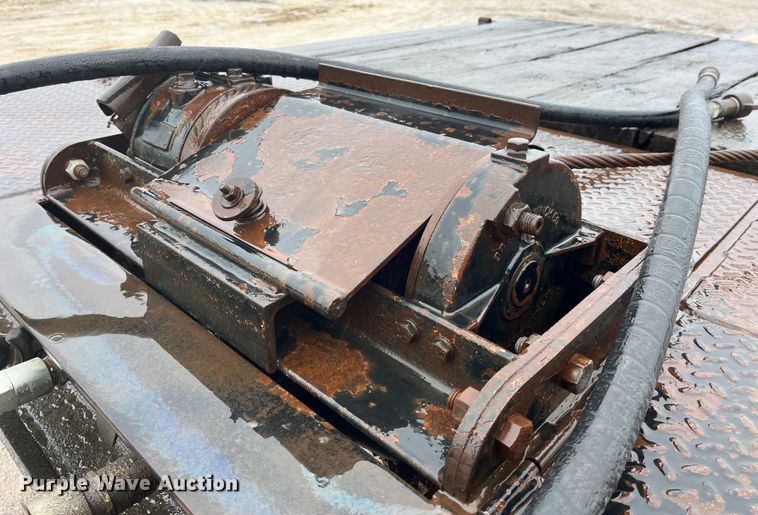 image for item LD9379 2002 Dakota Trail-Eze TE70HT48 drop deck equipment trailer