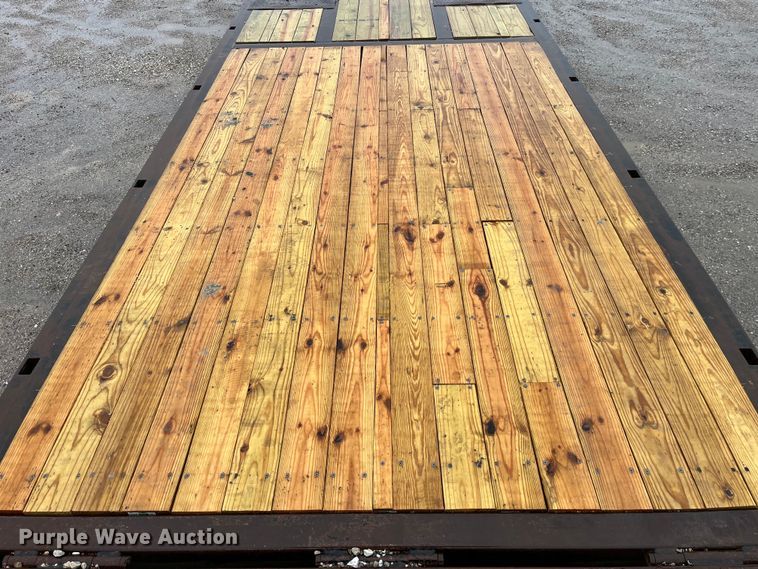 image for item LD9379 2002 Dakota Trail-Eze TE70HT48 drop deck equipment trailer