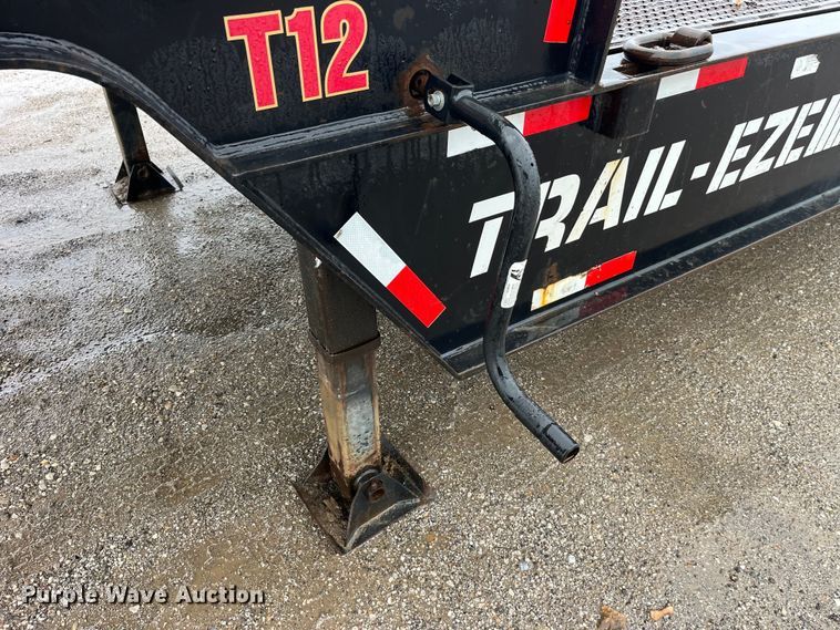 image for item LD9379 2002 Dakota Trail-Eze TE70HT48 drop deck equipment trailer