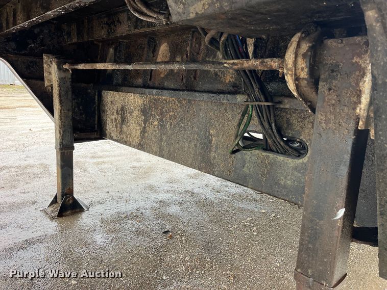 image for item LD9379 2002 Dakota Trail-Eze TE70HT48 drop deck equipment trailer