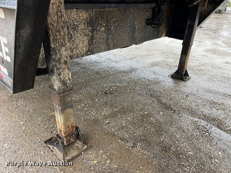 image for item LD9379 2002 Dakota Trail-Eze TE70HT48 drop deck equipment trailer