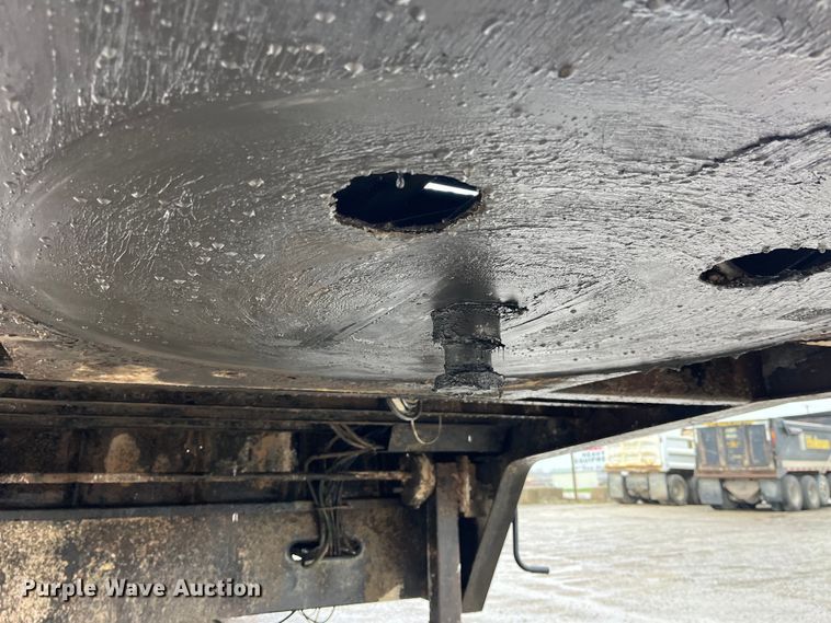 image for item LD9379 2002 Dakota Trail-Eze TE70HT48 drop deck equipment trailer