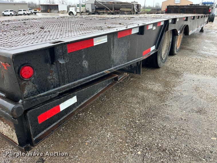 image for item LD9379 2002 Dakota Trail-Eze TE70HT48 drop deck equipment trailer