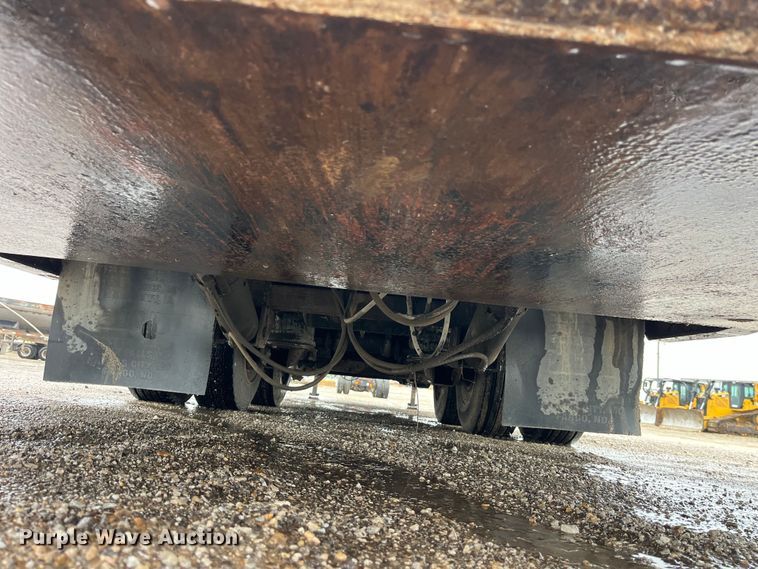 image for item LD9379 2002 Dakota Trail-Eze TE70HT48 drop deck equipment trailer