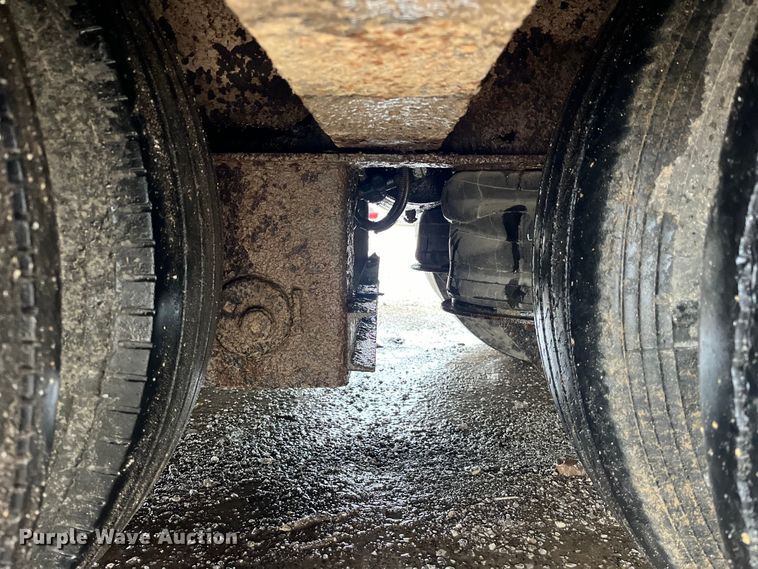 image for item LD9379 2002 Dakota Trail-Eze TE70HT48 drop deck equipment trailer