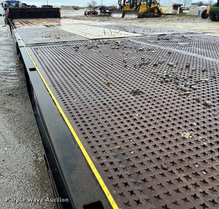 image for item LD9379 2002 Dakota Trail-Eze TE70HT48 drop deck equipment trailer