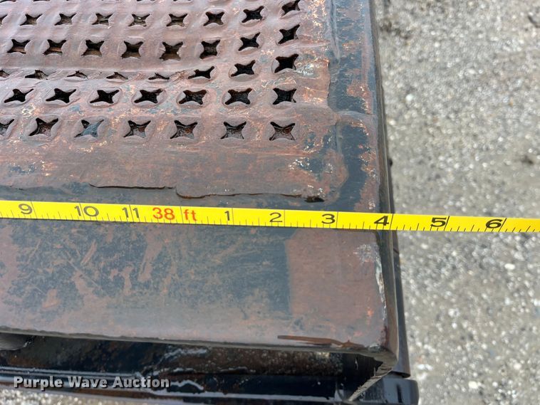 image for item LD9379 2002 Dakota Trail-Eze TE70HT48 drop deck equipment trailer