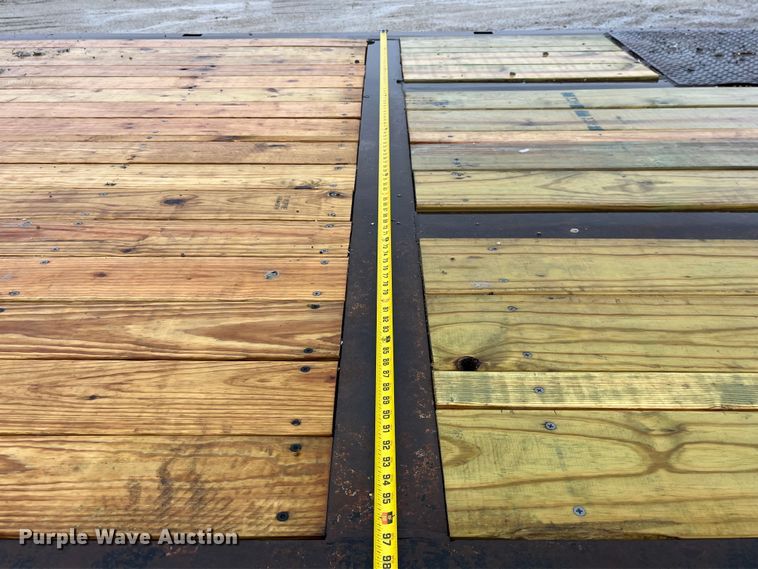 image for item LD9379 2002 Dakota Trail-Eze TE70HT48 drop deck equipment trailer