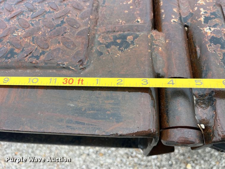 image for item LD9379 2002 Dakota Trail-Eze TE70HT48 drop deck equipment trailer