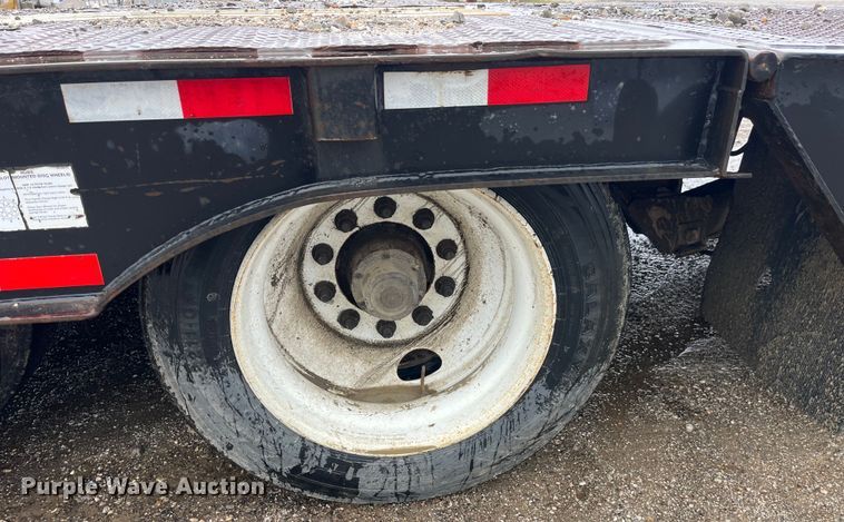 image for item LD9379 2002 Dakota Trail-Eze TE70HT48 drop deck equipment trailer