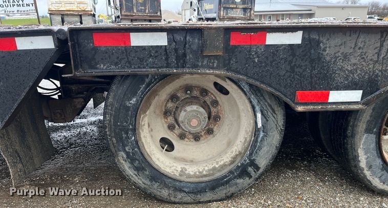 image for item LD9379 2002 Dakota Trail-Eze TE70HT48 drop deck equipment trailer