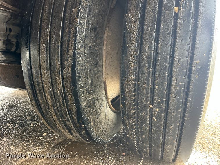 image for item LD9379 2002 Dakota Trail-Eze TE70HT48 drop deck equipment trailer