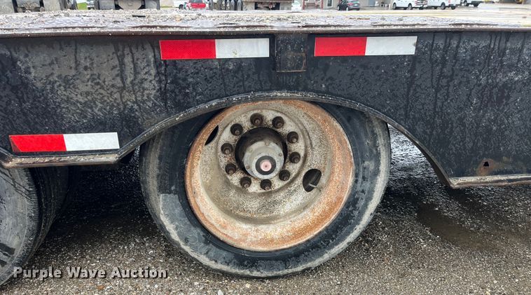 image for item LD9379 2002 Dakota Trail-Eze TE70HT48 drop deck equipment trailer