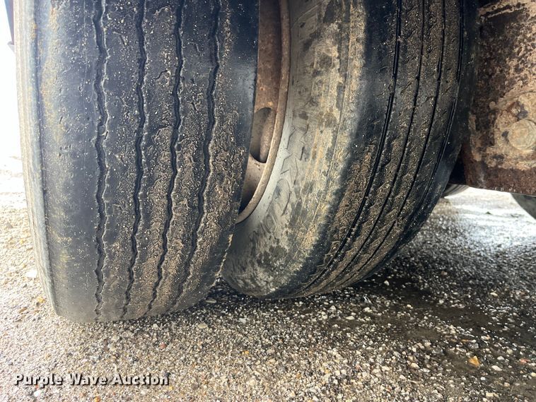 image for item LD9379 2002 Dakota Trail-Eze TE70HT48 drop deck equipment trailer