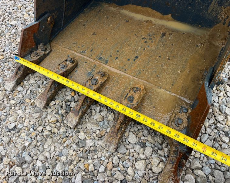 image for item LD9383 2019 Komatsu PC55MR-5MO mini excavator