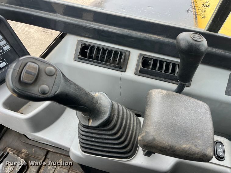 image for item LD9383 2019 Komatsu PC55MR-5MO mini excavator