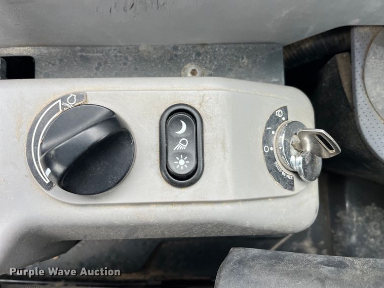 image for item LD9383 2019 Komatsu PC55MR-5MO mini excavator