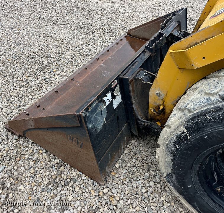 image for item LD9385 2019 Caterpillar 272D3XE skid steer loader