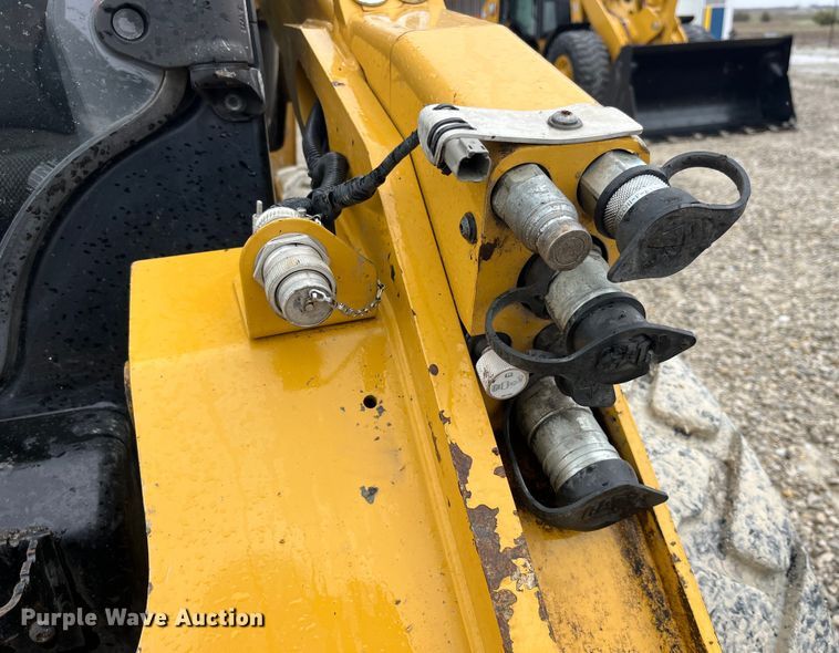 image for item LD9385 2019 Caterpillar 272D3XE skid steer loader