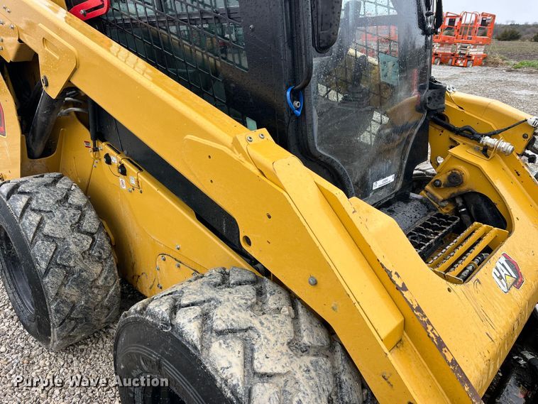 image for item LD9385 2019 Caterpillar 272D3XE skid steer loader