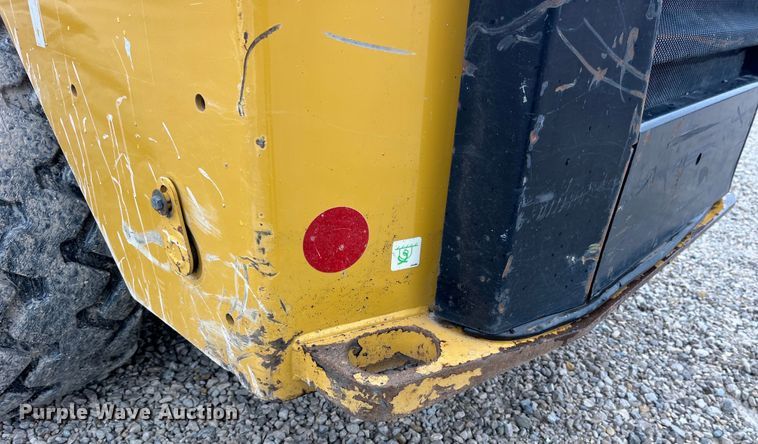 image for item LD9385 2019 Caterpillar 272D3XE skid steer loader