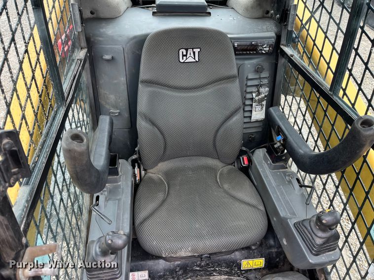 image for item LD9385 2019 Caterpillar 272D3XE skid steer loader