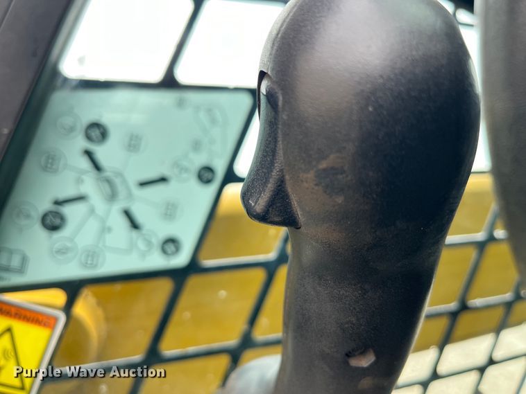 image for item LD9385 2019 Caterpillar 272D3XE skid steer loader