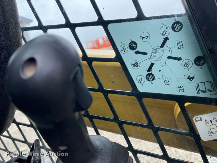 image for item LD9385 2019 Caterpillar 272D3XE skid steer loader