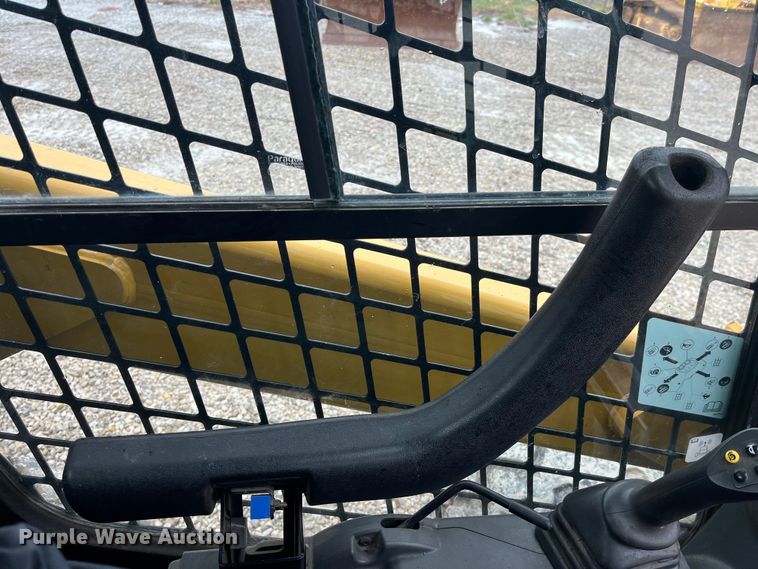 image for item LD9385 2019 Caterpillar 272D3XE skid steer loader