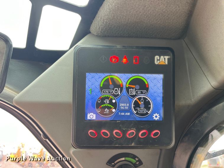 image for item LD9385 2019 Caterpillar 272D3XE skid steer loader