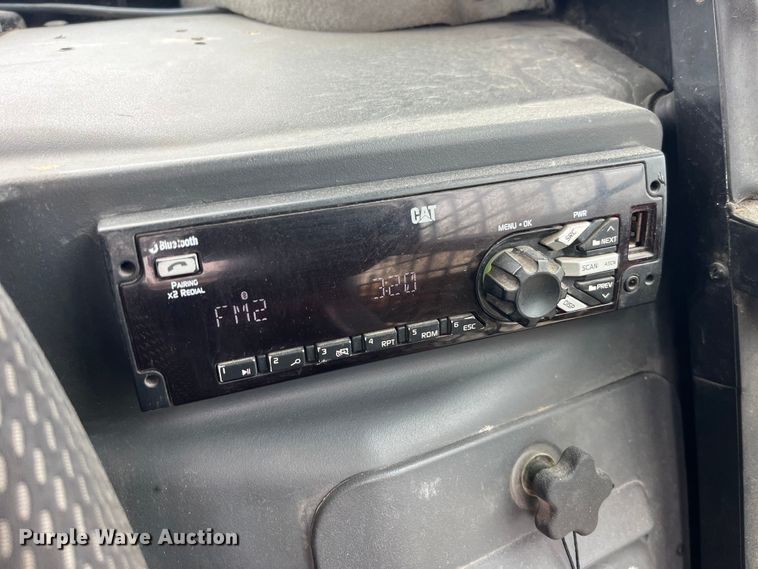 image for item LD9385 2019 Caterpillar 272D3XE skid steer loader