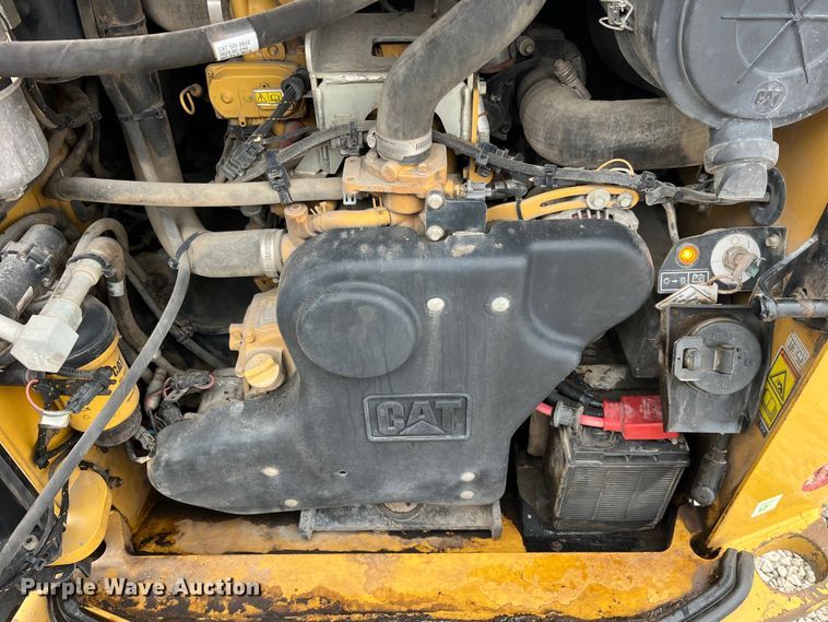 image for item LD9385 2019 Caterpillar 272D3XE skid steer loader