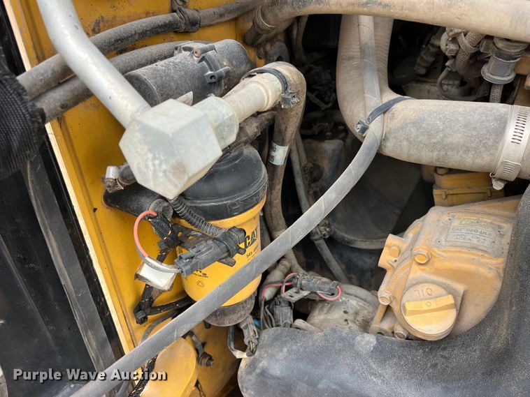 image for item LD9385 2019 Caterpillar 272D3XE skid steer loader