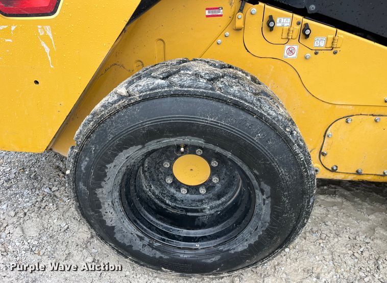 image for item LD9385 2019 Caterpillar 272D3XE skid steer loader