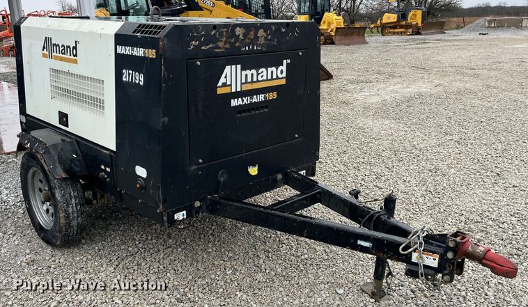 image for item LD9386 2019 Allmand Maxi-Air 185 air compressor