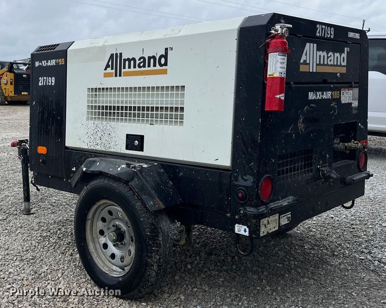 image for item LD9386 2019 Allmand Maxi-Air 185 air compressor