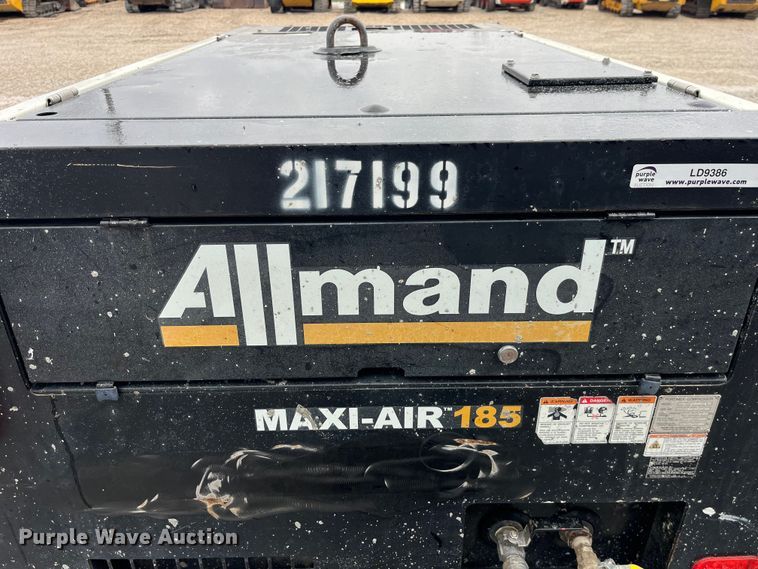 image for item LD9386 2019 Allmand Maxi-Air 185 air compressor