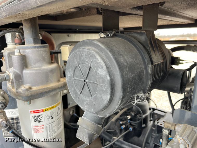 image for item LD9386 2019 Allmand Maxi-Air 185 air compressor