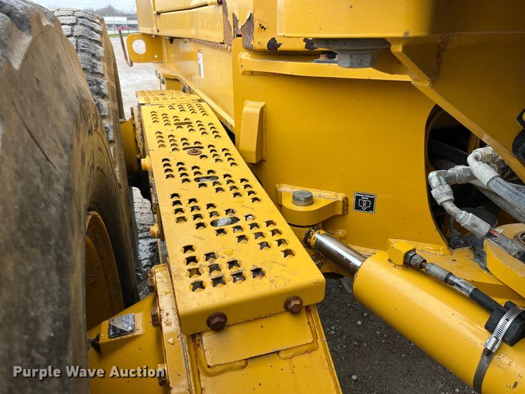 image for item LD9388 2014 John Deere 770G motor grader