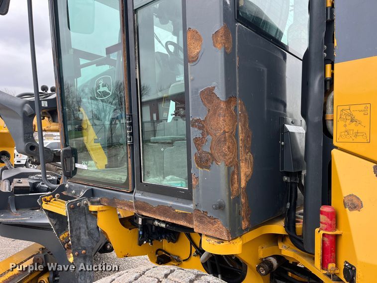 image for item LD9388 2014 John Deere 770G motor grader