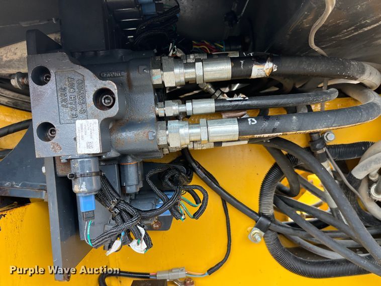 image for item LD9388 2014 John Deere 770G motor grader