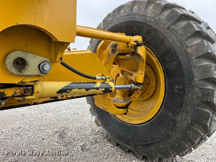 image for item LD9388 2014 John Deere 770G motor grader