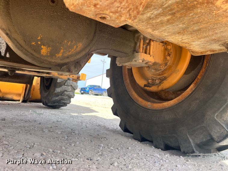 image for item LD9411 1975 Case W14 wheel loader