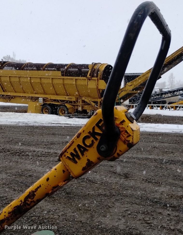 image for item LN9958 1989 Wacker plate compactor