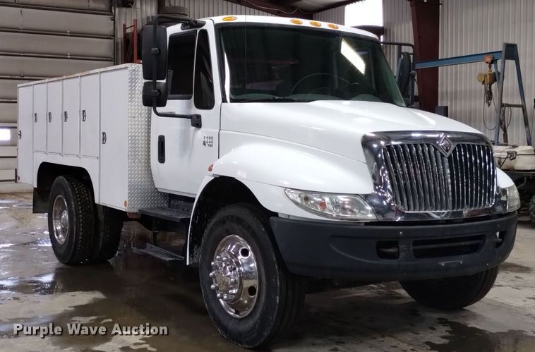 image for item LN9965 2008 International 4200 utility / service truck