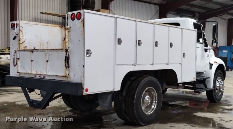 image for item LN9965 2008 International 4200 utility / service truck
