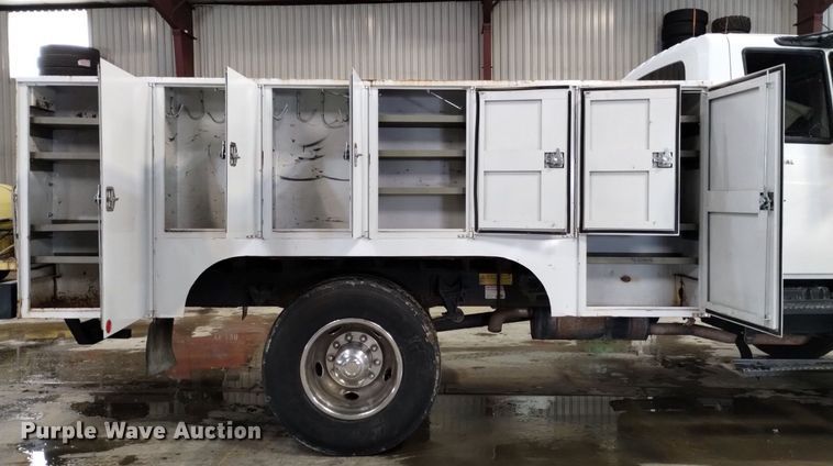 image for item LN9965 2008 International 4200 utility / service truck