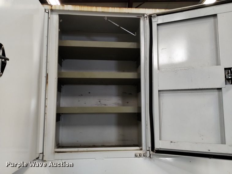 image for item LN9965 2008 International 4200 utility / service truck