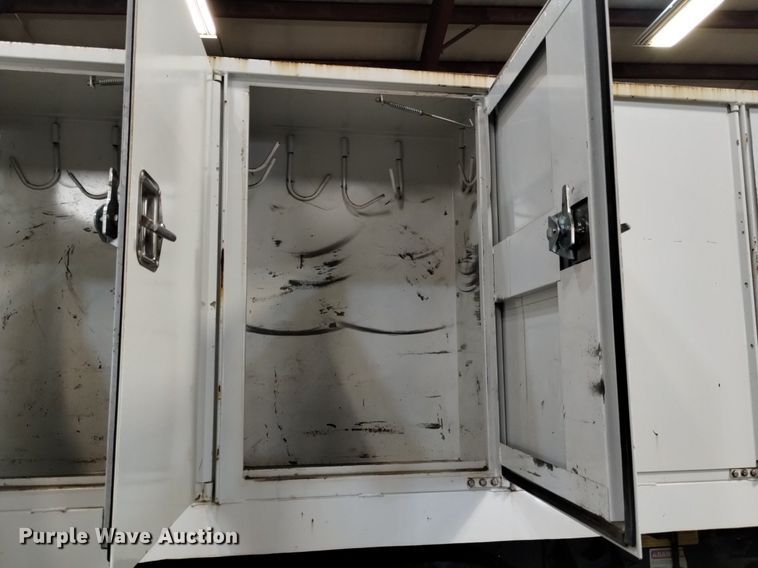 image for item LN9965 2008 International 4200 utility / service truck