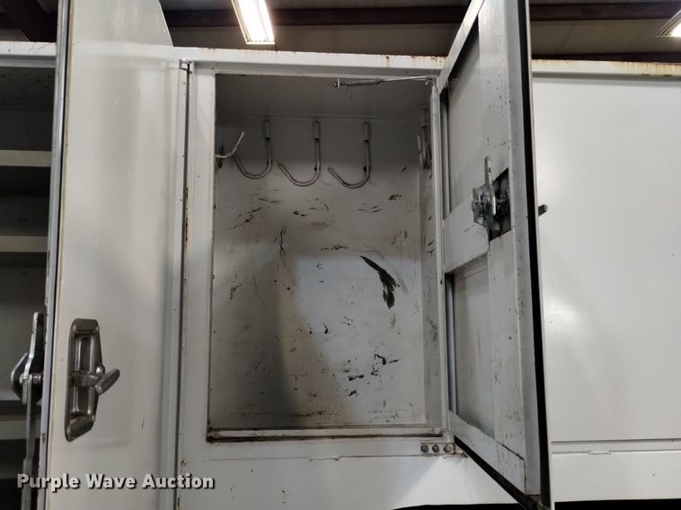 image for item LN9965 2008 International 4200 utility / service truck